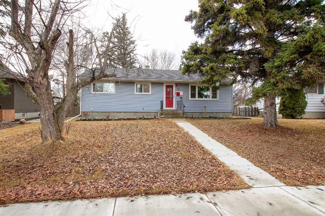 3883 Eastwood Crescent
