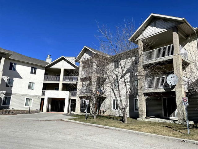 205 - 4000 Citadel Meadow Point
