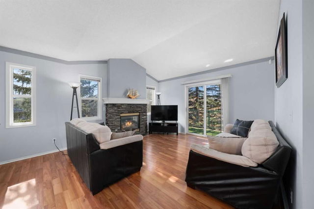 303 - 39 Hidden Creek Place
