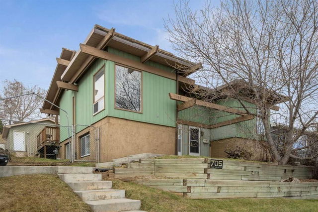 705 Tavender Road