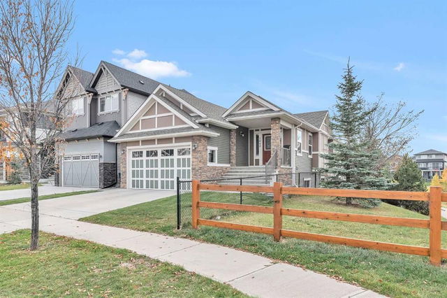 1043 Kings Heights Way