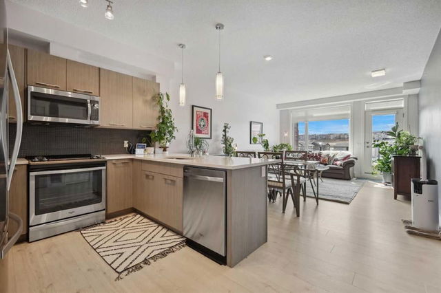 412 - 214 Sherwood Square