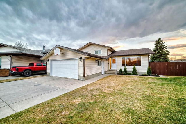 112 Falconridge Close