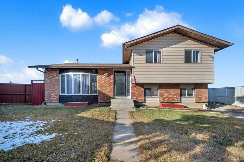 64 Castledale Crescent NE, Calgary, Alberta