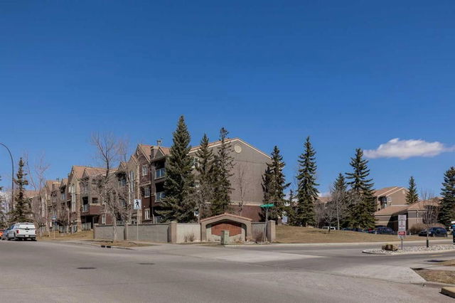 1822 - 1822 Edenwold Heights