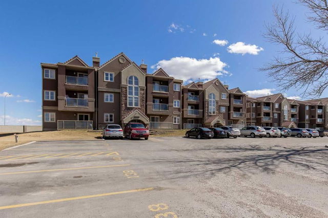 1822 - 1822 Edenwold Heights