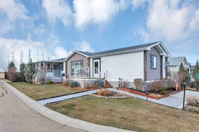 2 Baywood Place
