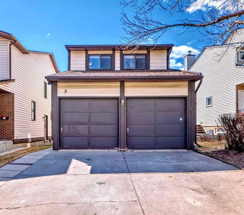 9 Strathcona Crescent SW, Calgary, Alberta