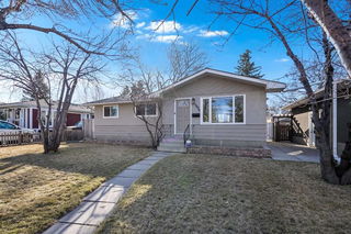 1934 Cottonwood Crescent
