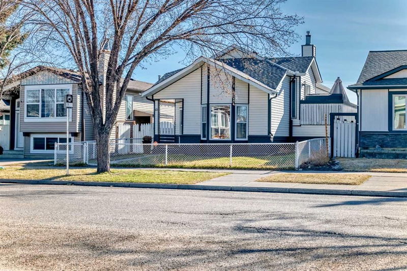 10 Tararidge Drive NE, Calgary, Alberta