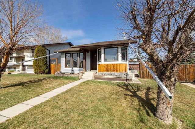 76 Reeves Crescent