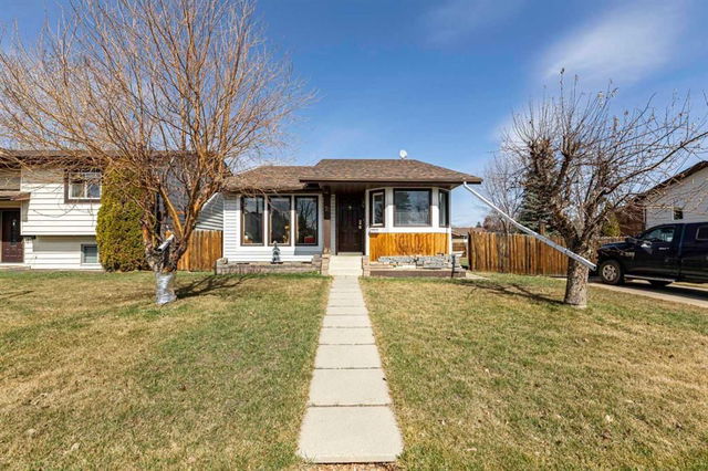 76 Reeves Crescent