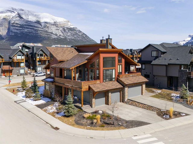414 Stewart Creek Close