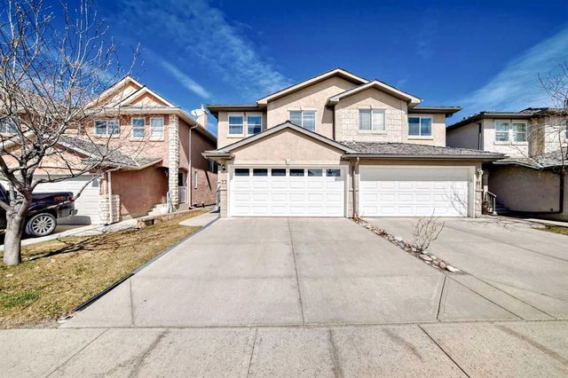 77 Royal Crest View