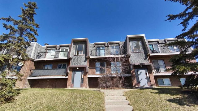 202 - 431B Huntsville Crescent