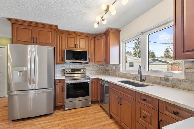 7419 Huntertown Crescent