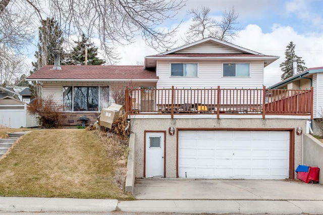 7803 Hunterslea Crescent
