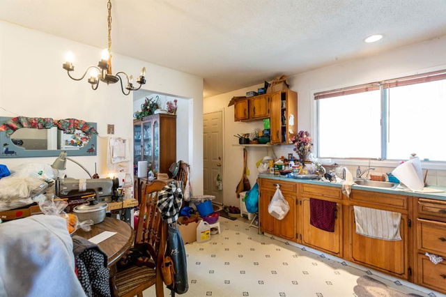 7803 Hunterslea Crescent