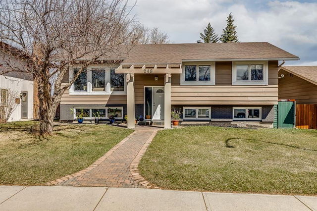 248 Parkland Crescent