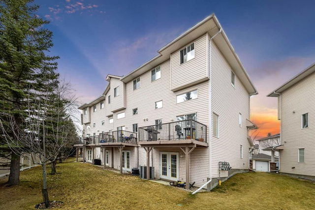 100 Country Hills Cove