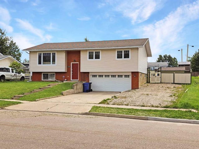 10437 105Ave