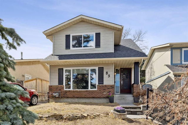 83 Coach Manor Rise