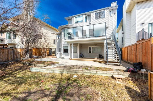 363 Hawktree Circle