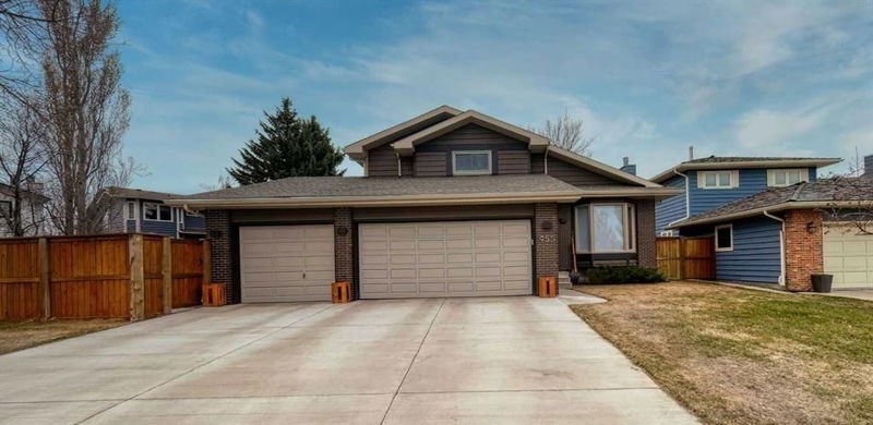 955 Suncastle Drive SE, Calgary, Alberta