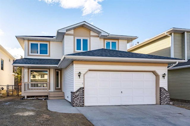 138 Macewan Park Green