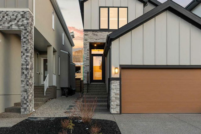 17 Coulee Crescent