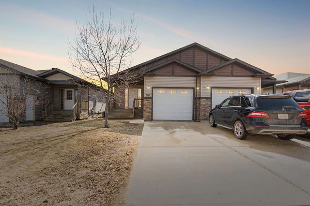 136 Hawthorn Way