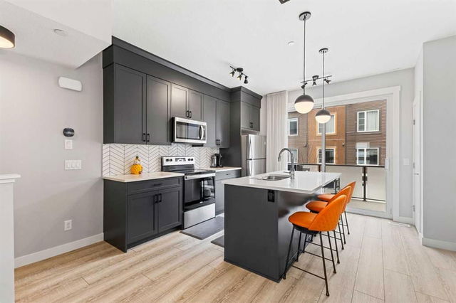 233 Livingston Common
