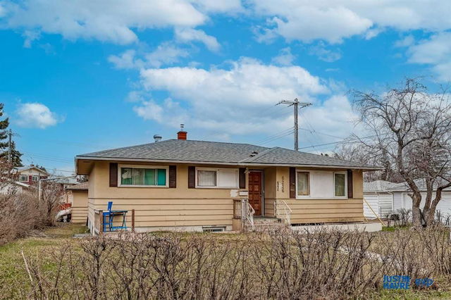 8226 Fairmount Drive