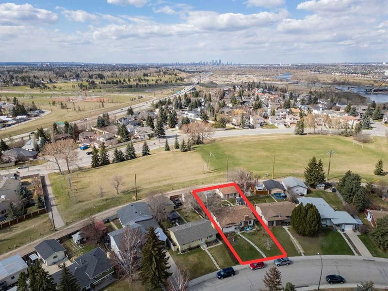 327 Queensland Circle SE, Calgary, Alberta