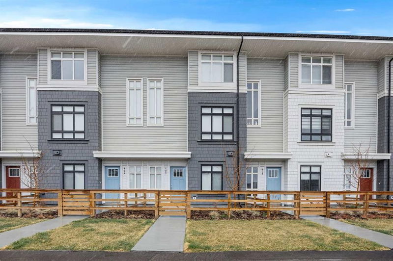 422 210 Avenue SW, Calgary, Alberta