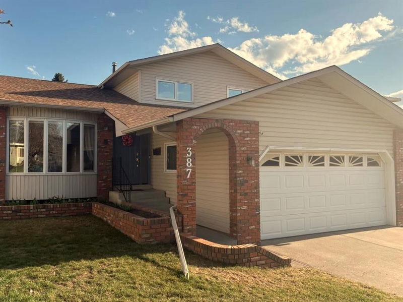 387 Silvergrove Drive NW, Calgary, Alberta