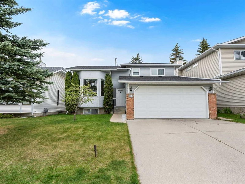 683 Strathcona Drive SW