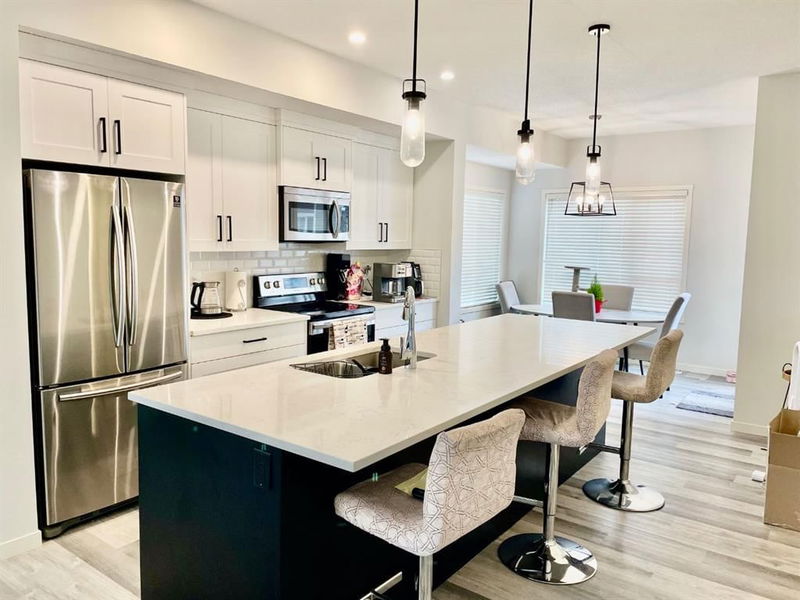 402 Harvest Grove Walk NE, Calgary, Alberta