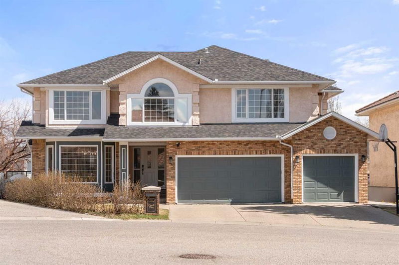 121 Candle Place SW, Calgary, Alberta