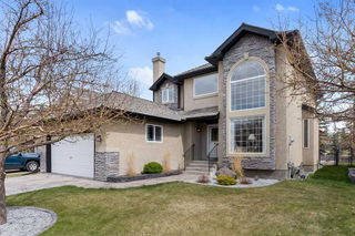 210 Panorama Hills Bay