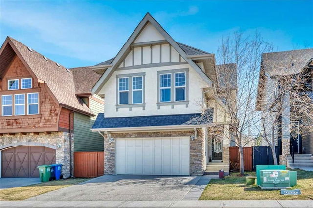 5 Riviera Crescent