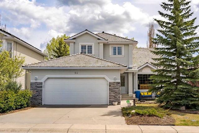 93 Gleneagles View