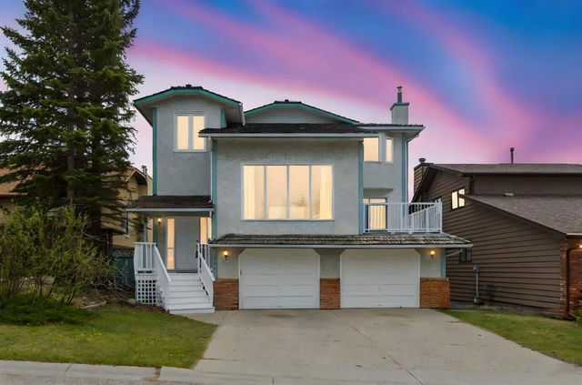 111 Hawkcliff Way