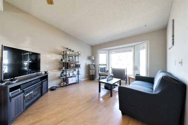 131 MacEwan Meadow Way