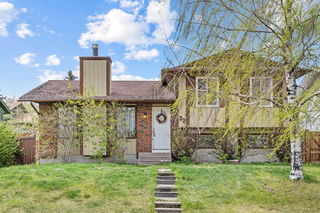 32 Deercrest Close