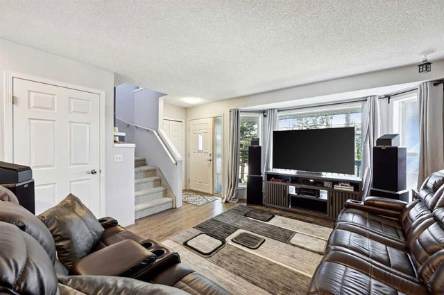 27 Martin Crossing Close