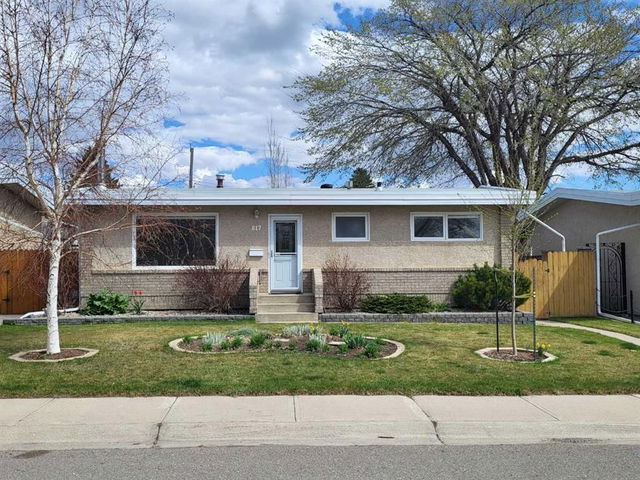 817 7 Street