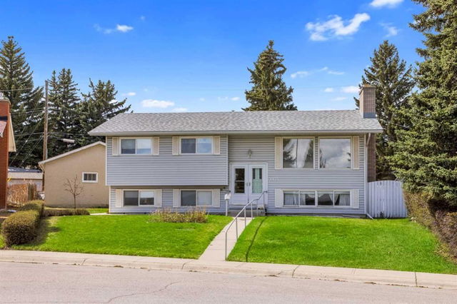 3427 Bonita Crescent