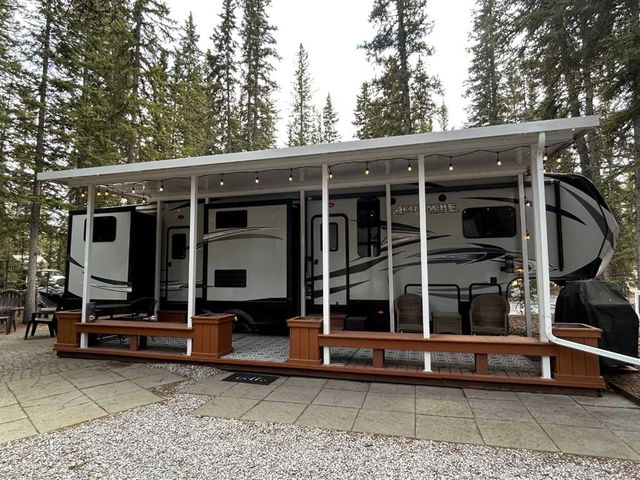 17 TIMBER ALLEY - 5230 27 Highway