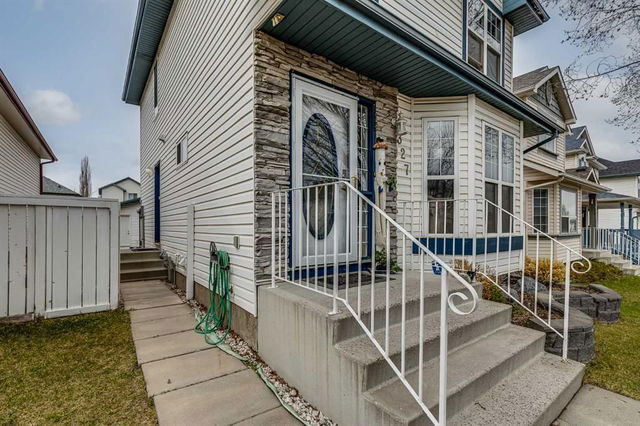 327 Arbour Grove Close